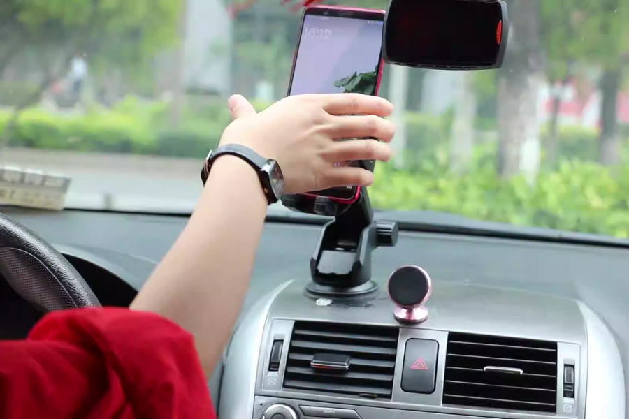 Best Places to fix mobile Holders in car