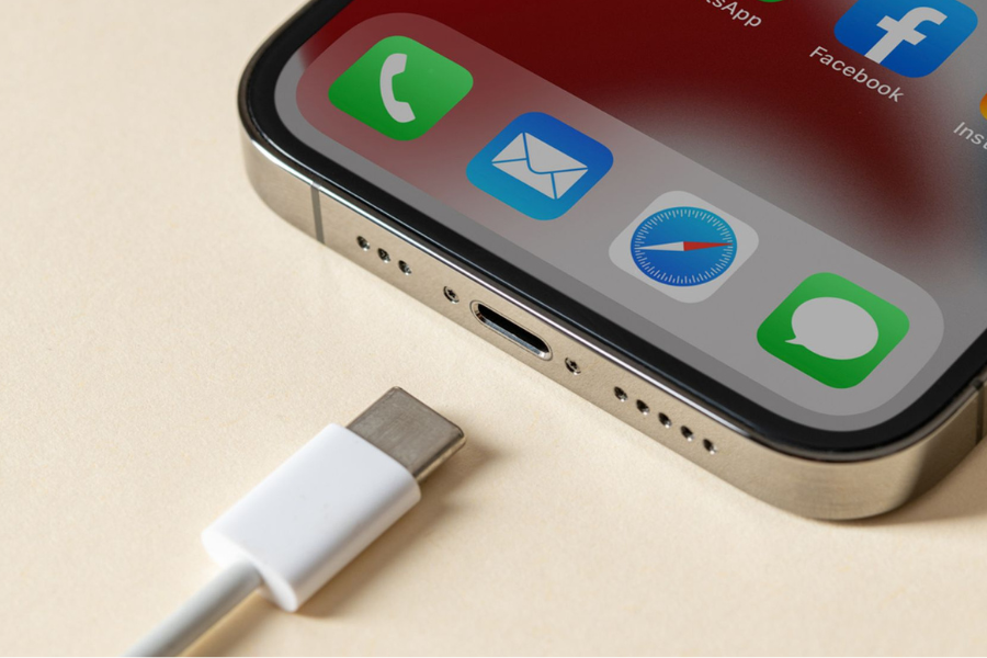 Which USB-C cables can be used for display?